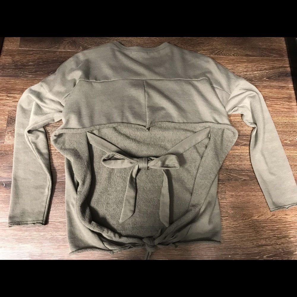 Charlotte russe open back tie sweatshirt